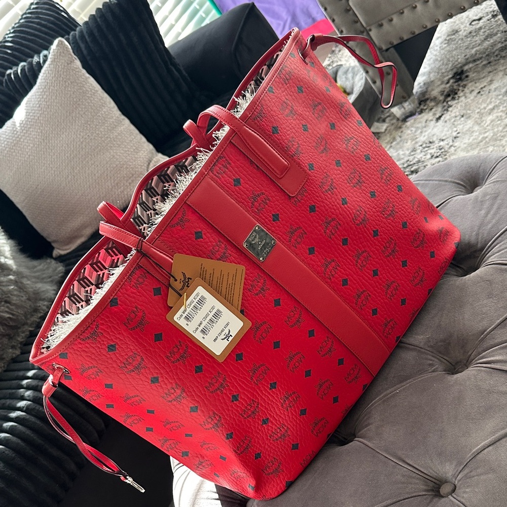 MCM Red and Black Women's Tote Bag - Picture 2 of 9